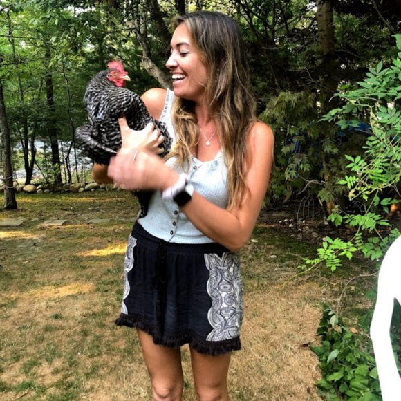 Meet your Posher, Delaney 🪩 - Picture 2 of 8